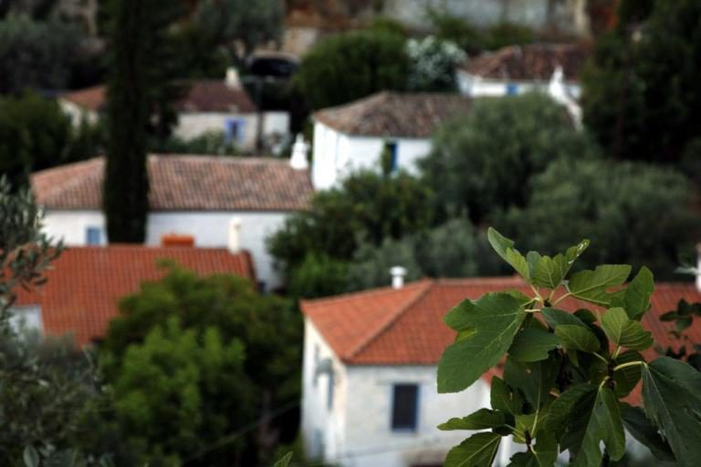 Ζευγάρι πουλάει το σπίτι του για μόλις…2 ευρώ! Δείτε γιατί